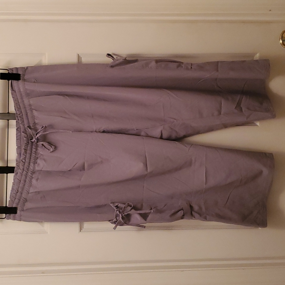 GAP Body Fit XL Gray Capris Pant